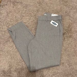 NWT Women’s Old Navy Gray Pixie Pants (size 6)